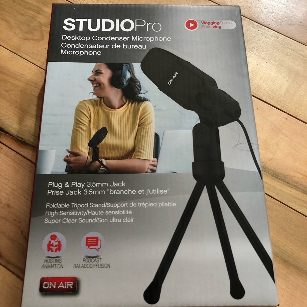 StudioPro Podcasting Microphone Kit - Black and White